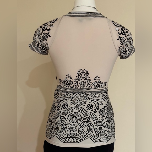 BCBG MaxAzria Jersey Kent RapFront Top SZ XS Cream Color W Black Floral … - Picture 5 of 11